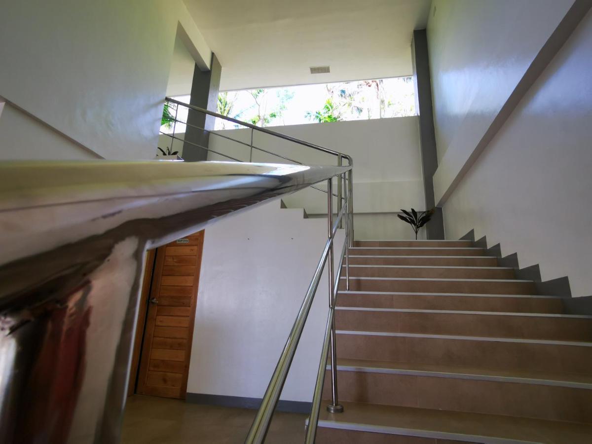 Sunset Cove Beach & Dive Resort Romblon Екстериор снимка